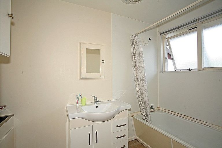 Photo of property in 2/28 Peer Street, Upper Riccarton, Christchurch, 8041