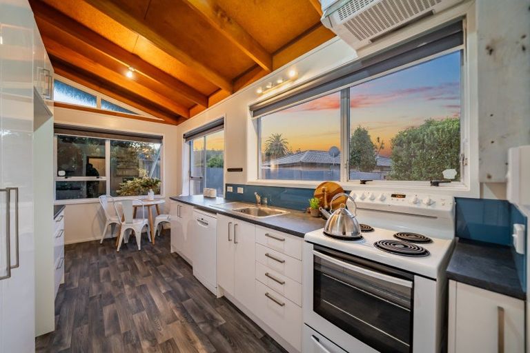 Photo of property in 3 Hawthorn Crescent, Stokes Valley, Lower Hutt, 5019