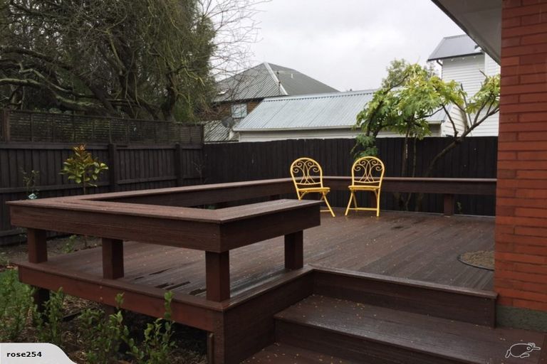 Photo of property in 2/1a Glandovey Road, Fendalton, Christchurch, 8052