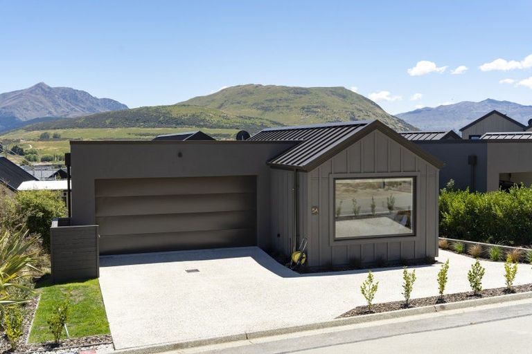 Photo of property in 5a Glenelg Lane, Jacks Point, 9371