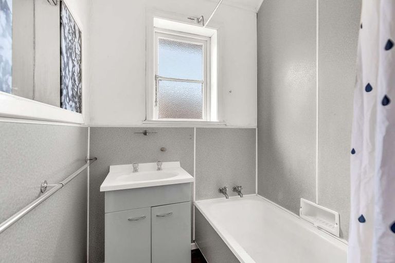 Photo of property in 49 Caius Avenue, Gonville, Whanganui, 4501