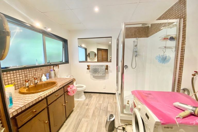 Photo of property in 9a Hutchinsons Road, Bucklands Beach, Auckland, 2014