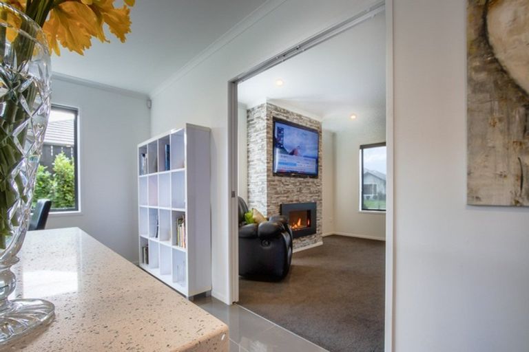 Photo of property in 31 Lilac Close, Cambridge, 3434