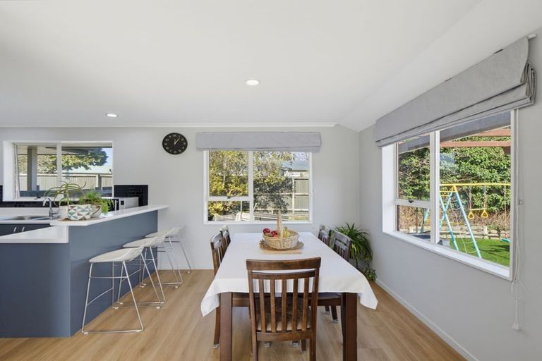 Photo of property in 5a Woodgrove Avenue, North New Brighton, Christchurch, 8083