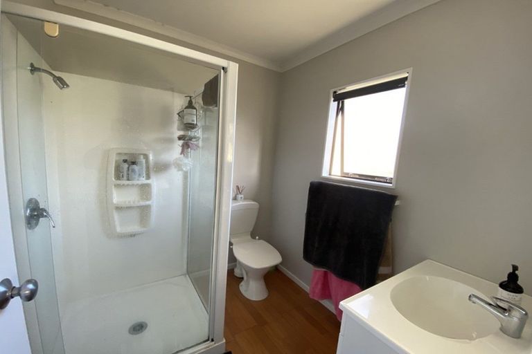 Photo of property in 8 Tiraumea Street, Palmerston North, 4410