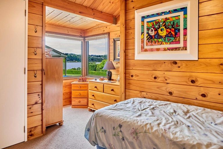 Photo of property in 31 Motukaraka Point, Pauatahanui, Porirua, 5381