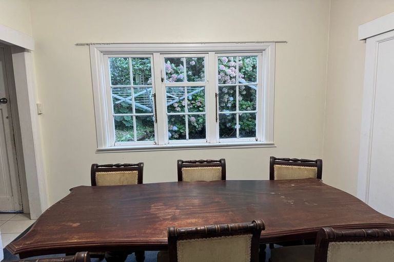 Photo of property in 38 Ngaio Road, Kelburn, Wellington, 6012