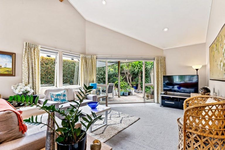 Photo of property in 2a Douglas Street, Kensington, Whangarei, 0112