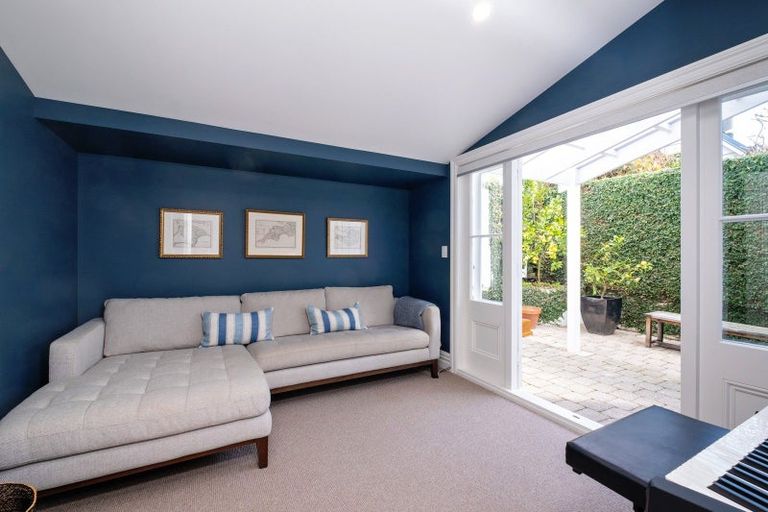 Photo of property in 13 Lincoln Road, Bluff Hill, Napier, 4110