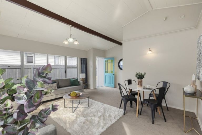 Photo of property in 6a Korau Grove, Stokes Valley, Lower Hutt, 5019