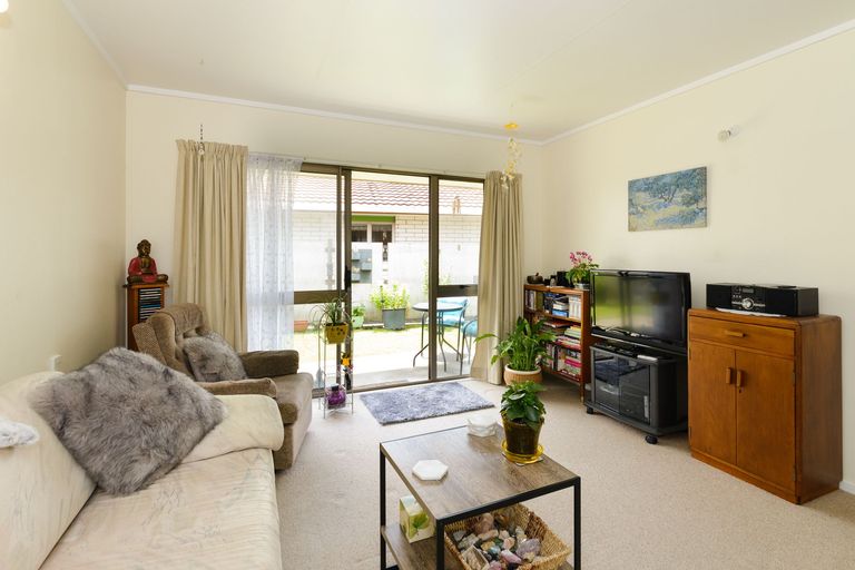 Photo of property in 11 Herbert Avenue, Cloverlea, Palmerston North, 4412
