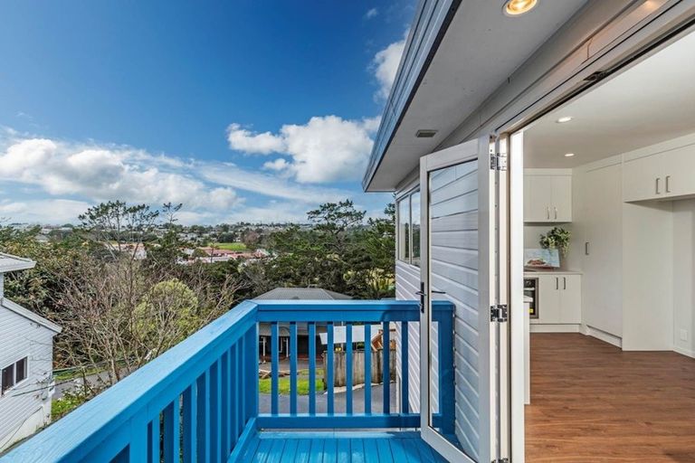 Photo of property in 2/48 Noeleen Street, Glenfield, Auckland, 0629