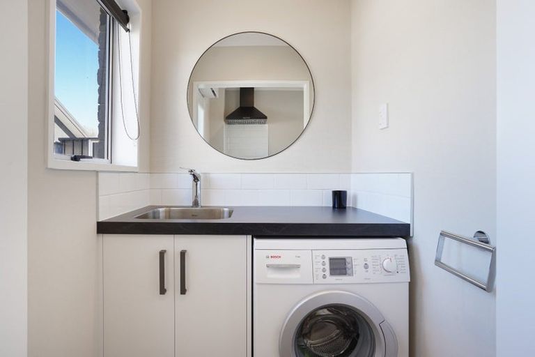 Photo of property in 12c Colombo Street, Hokowhitu, Palmerston North, 4410