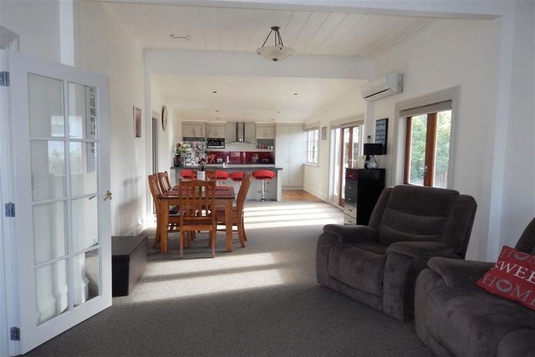 Photo of property in 374 Carrington Street, Upper Vogeltown, New Plymouth, 4310