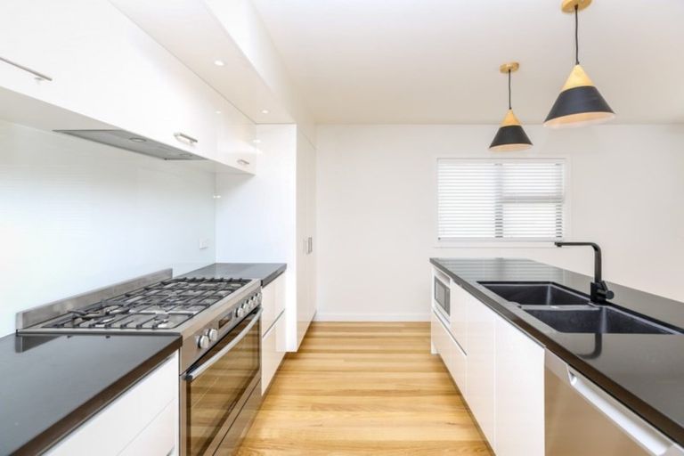 Photo of property in 116 Vivian Street, New Plymouth, 4310