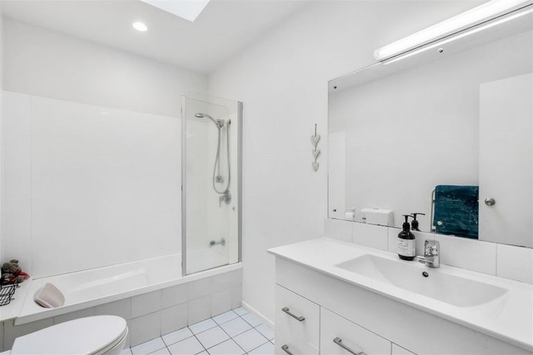 Photo of property in 9 Spalding Rise, Golflands, Auckland, 2013