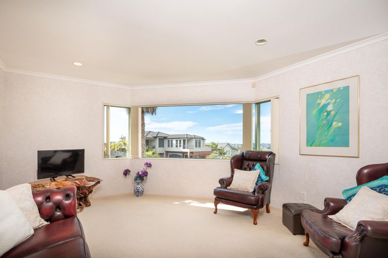 Photo of property in 28 San Bernadino Drive, Henderson, Auckland, 0612