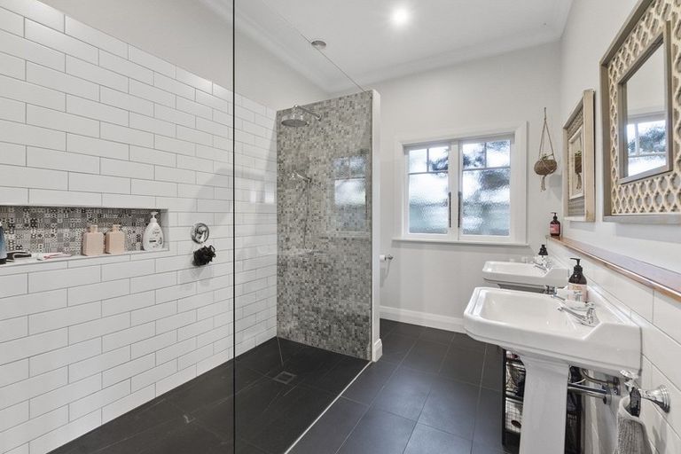 Photo of property in 16 Endeavour Avenue, Flagstaff, Hamilton, 3210