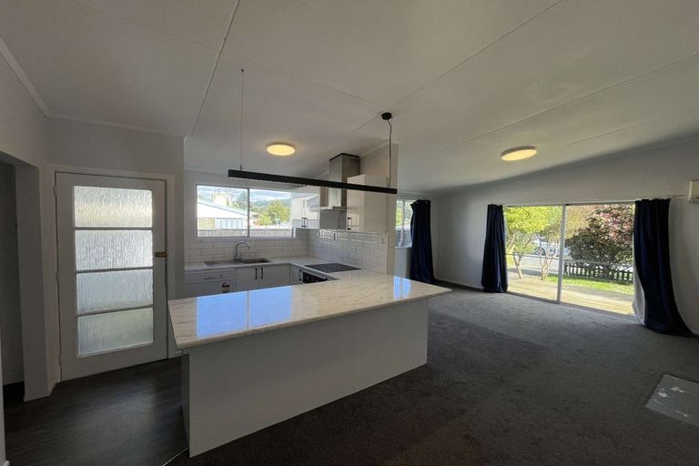 Photo of property in 2/71 Hikurangi Street, Trentham, Upper Hutt, 5018