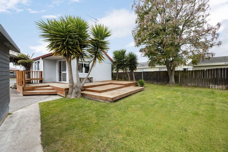 Photo of property in 6 Kentucky Crescent, Nawton, Hamilton, 3200