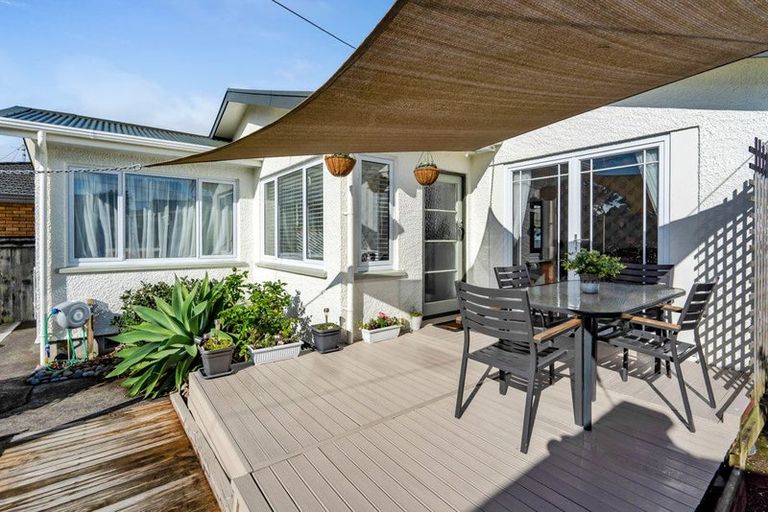 Photo of property in 3 Dorset Avenue, Westown, New Plymouth, 4310