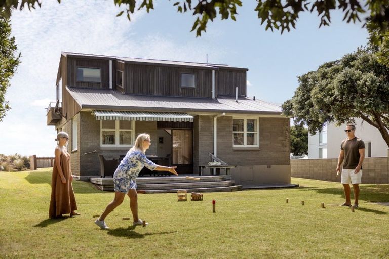 Photo of property in 69 Marine Parade, Mount Maunganui, 3116