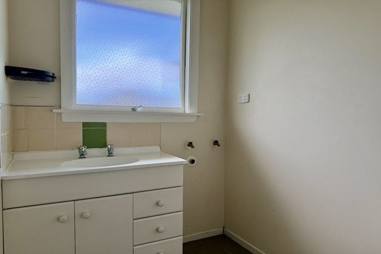 Photo of property in 2/17 Waimairi Road, Upper Riccarton, Christchurch, 8041