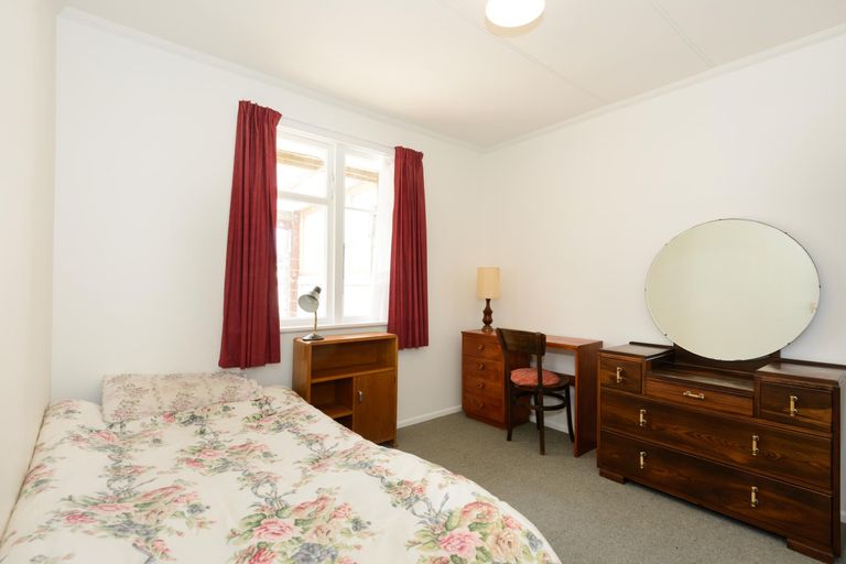 Photo of property in 79 Sutherland Crescent, Westbrook, Palmerston North, 4412