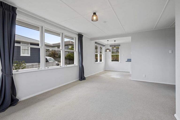 Photo of property in 46 Downes Street, Titahi Bay, Porirua, 5022
