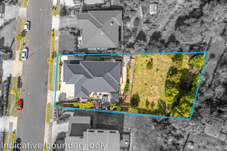 Photo of property in 32 King Charles Drive, Kingsley Heights, Upper Hutt, 5018