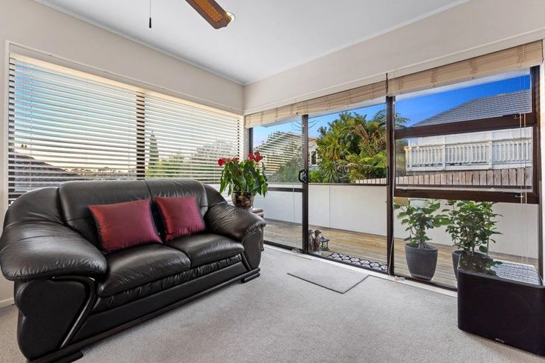 Photo of property in 1/14a Richards Avenue, Forrest Hill, Auckland, 0620