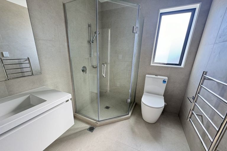 Photo of property in 15 Mahalo Avenue, Wiri, Auckland, 2104