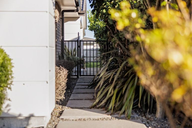 Photo of property in 30 Komata Crescent, Papamoa Beach, Papamoa, 3118