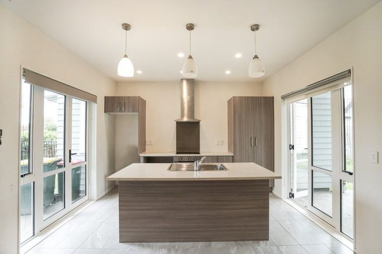 Photo of property in 75 Grove Road, Papakura, 2110