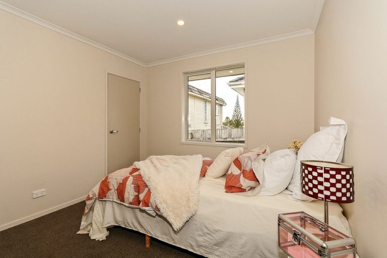 Photo of property in 19 Anna Lane, Glen Eden, Auckland, 0602
