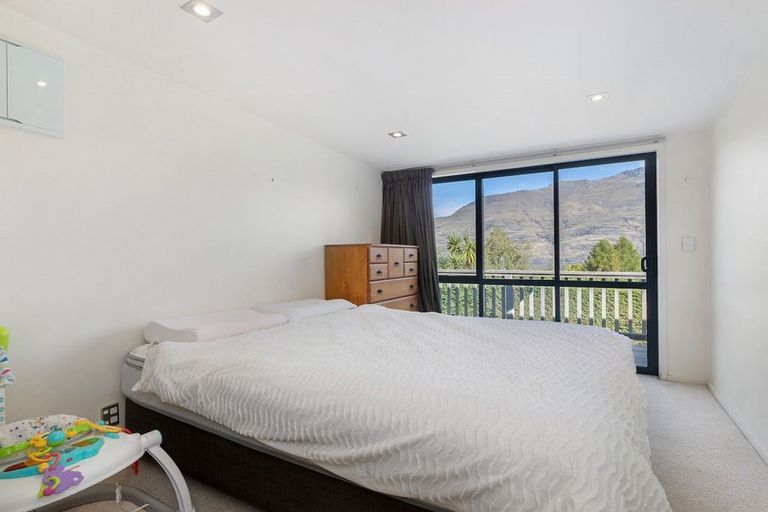 Photo of property in 5 Williams Street, Sunshine Bay, Queenstown, 9300