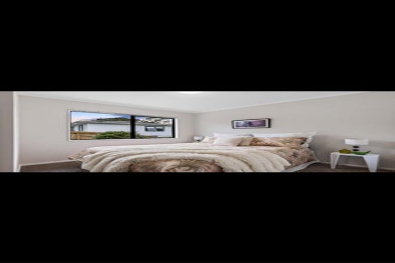 Photo of property in 3 Fernhaven Place, Massey, Auckland, 0614