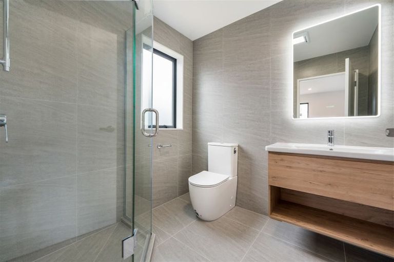 Photo of property in 25 Bronzewater Drive, Silverdale, 0932