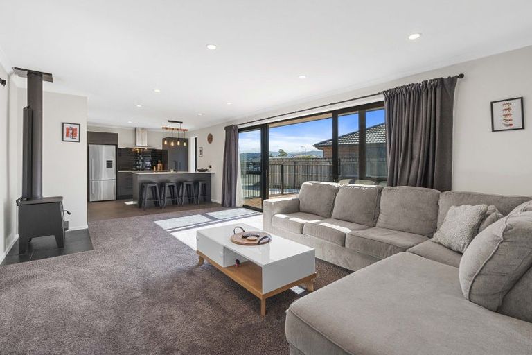 Photo of property in 7 Angus Place, Carterton, 5713