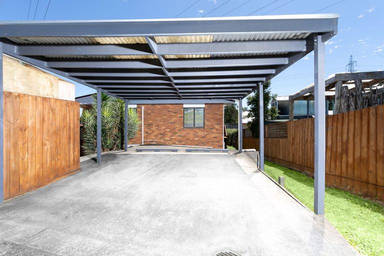 Photo of property in 19a Marewa Street, Te Atatu South, Auckland, 0610