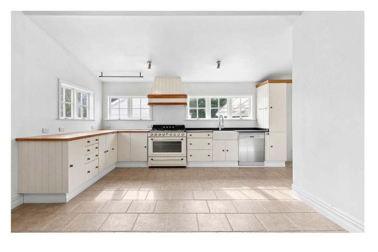 Photo of property in 150 Victoria Street, Cambridge, 3434