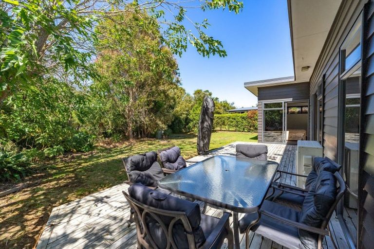 Photo of property in 1 Coral Place, Matapouri, Whangarei, 0173