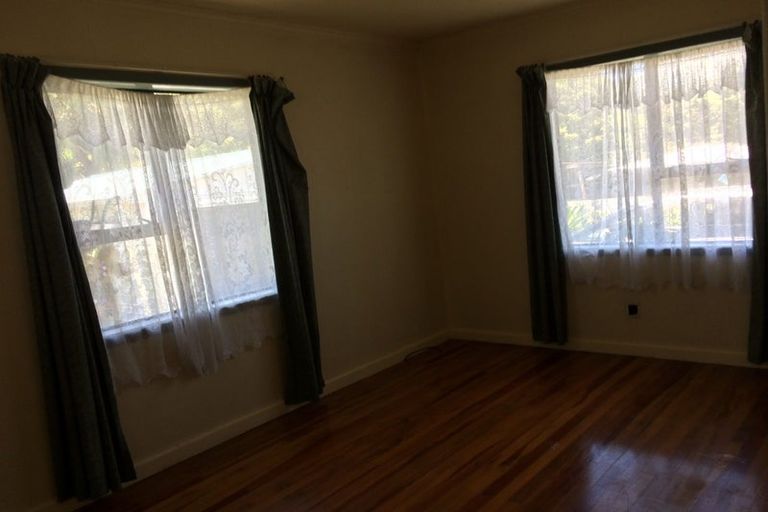 Photo of property in 1/120 Archibald Road, Kelston, Auckland, 0602