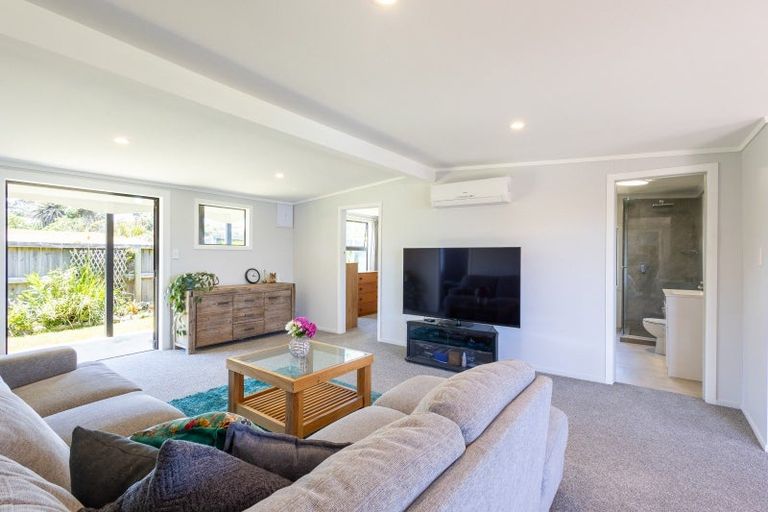 Photo of property in 6 Sea View Road, Baylys Beach, Dargaville, 0377