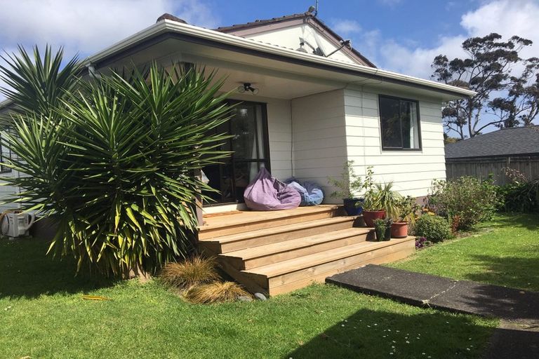 Photo of property in 2/24 Edwin Freeman Place, Ranui, Auckland, 0612