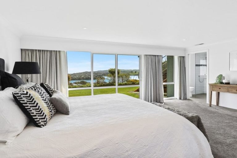 Photo of property in 5 Compass Way, Whitby, Porirua, 5024