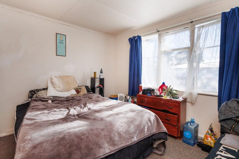 Photo of property in 2 Antrim Place, Hokowhitu, Palmerston North, 4410
