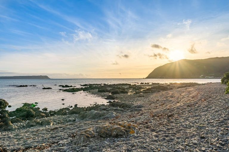 Photo of property in 80 Moana Road, Plimmerton, Porirua, 5026