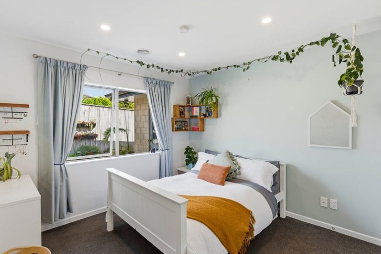 Photo of property in 8 Otupoa Way, Paraparaumu, 5032