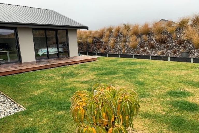 Photo of property in 43 Obelisk Street, Wanaka, 9305